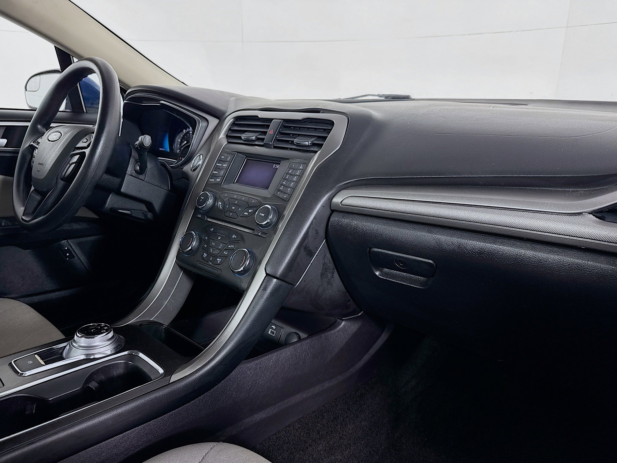 Used 2018 Ford Fusion S image 29