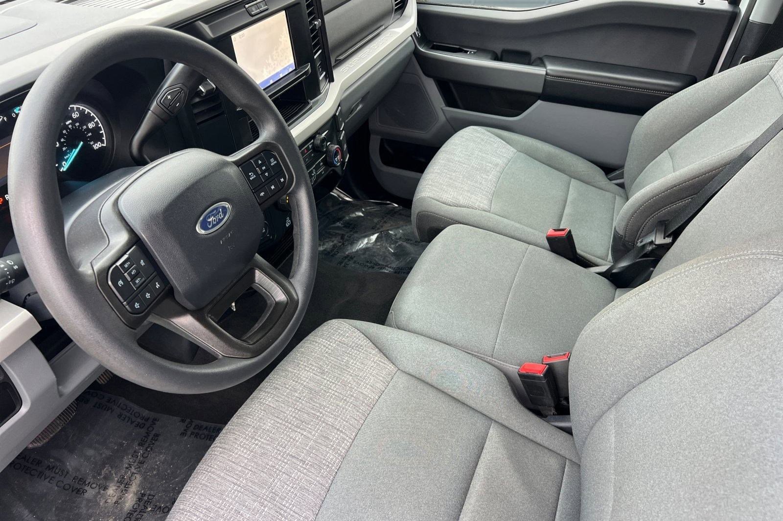 Used 2025 Ford F250 XLT w/ FX4 Off-Road Package image 4