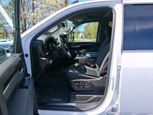 Used 2025 GMC Sierra 3500 SLE AWD/4WD image 13