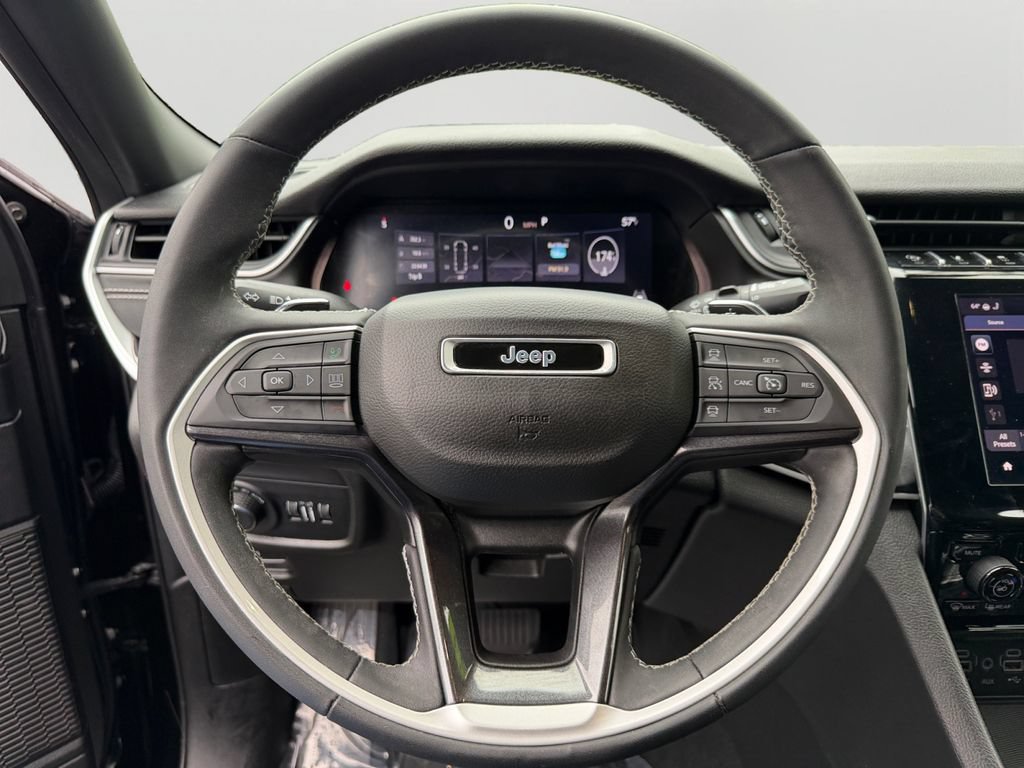 Used 2023 Jeep Grand Cherokee L Laredo AWD/4WD image 19