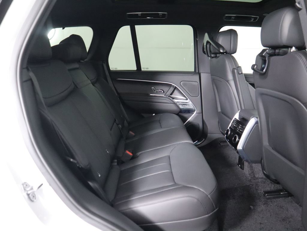 New 2026 Land Rover Range Rover SE image 24