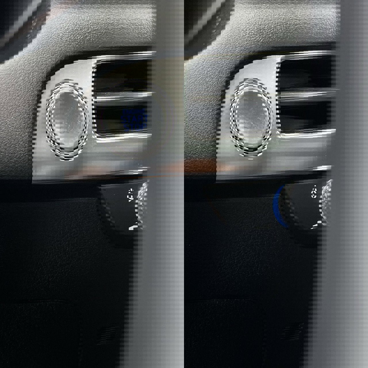 Used 2024 Hyundai Palisade Calligraphy image 16