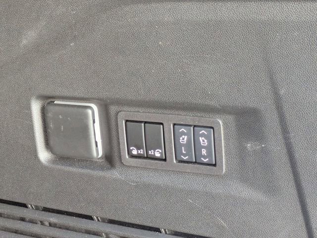 Certified 2024 Chevrolet Tahoe Premier AWD/4WD image 36