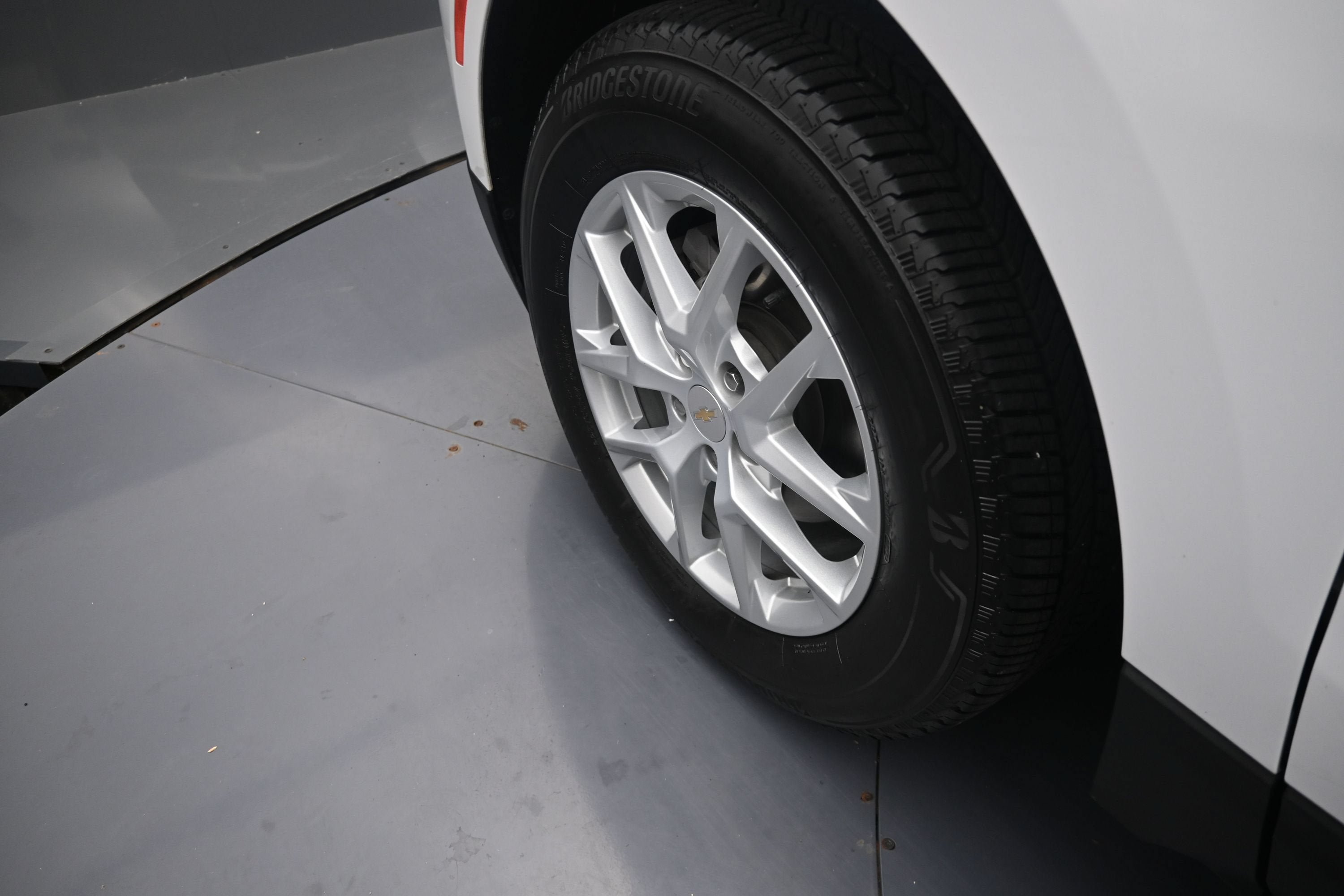 Certified 2023 Chevrolet Equinox LS w/ LS Convenience Package AWD/4WD image 32
