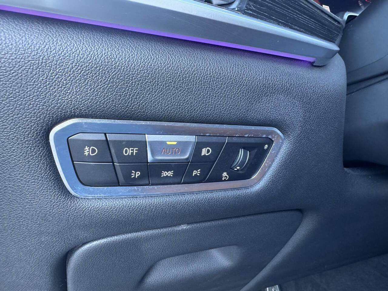 Used 2022 BMW X7 xDrive40i w/ M Sport Package image 9