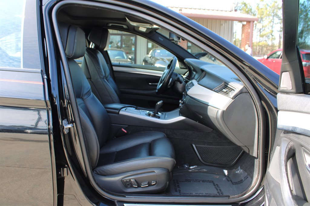 Used 2016 BMW 550i Sedan image 16