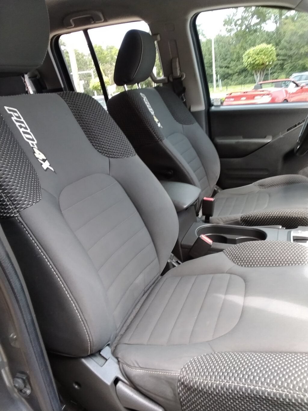 Used 2018 Nissan Frontier PRO-4X AWD/4WD image 10