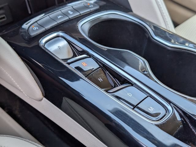 Used 2022 Buick Envision Essence w/ Technology Package I FWD image 19