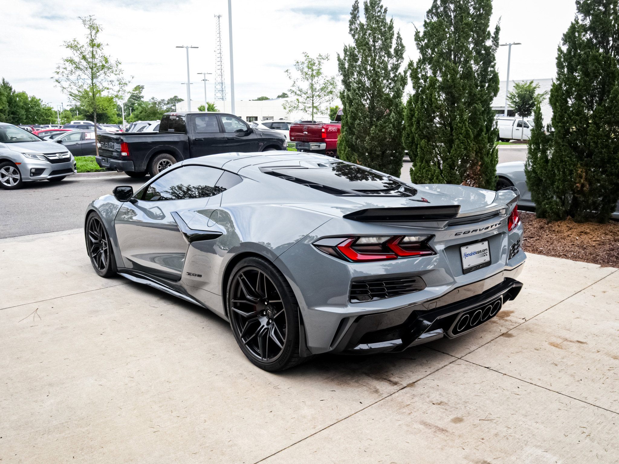 Used 2024 Chevrolet Corvette Z06 RWD image 8