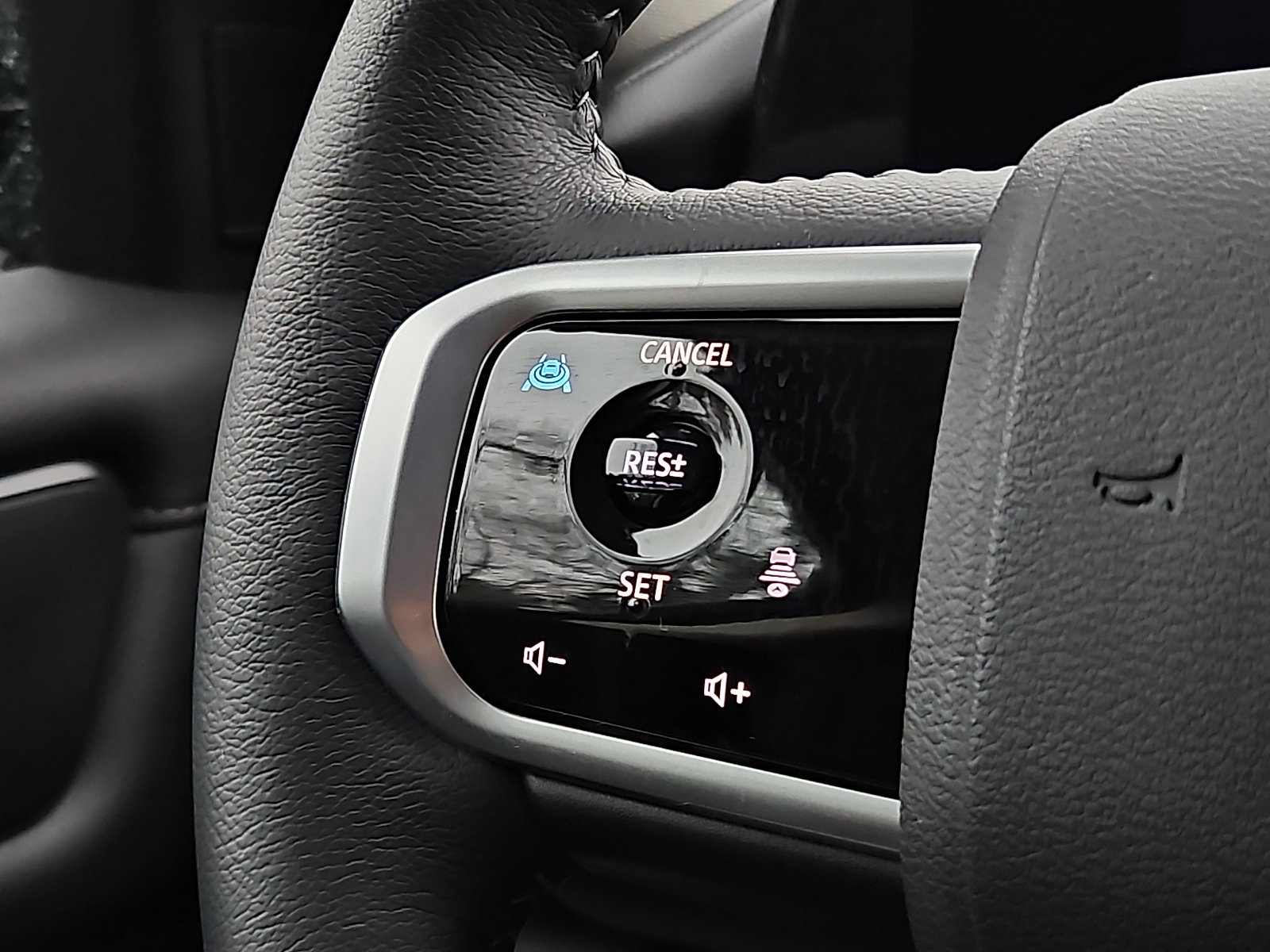 Certified 2025 Nissan Armada SV image 18