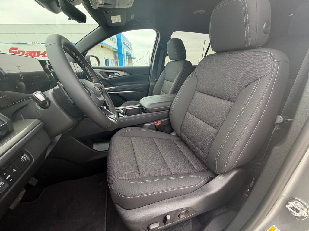 New 2026 Chevrolet Traverse LT w/ Driver Confidence Package FWD image 12