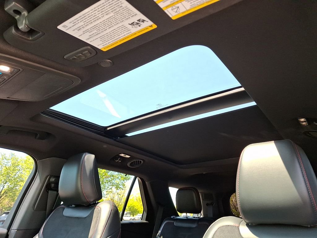 Certified 2025 Ford Explorer ST AWD/4WD image 16