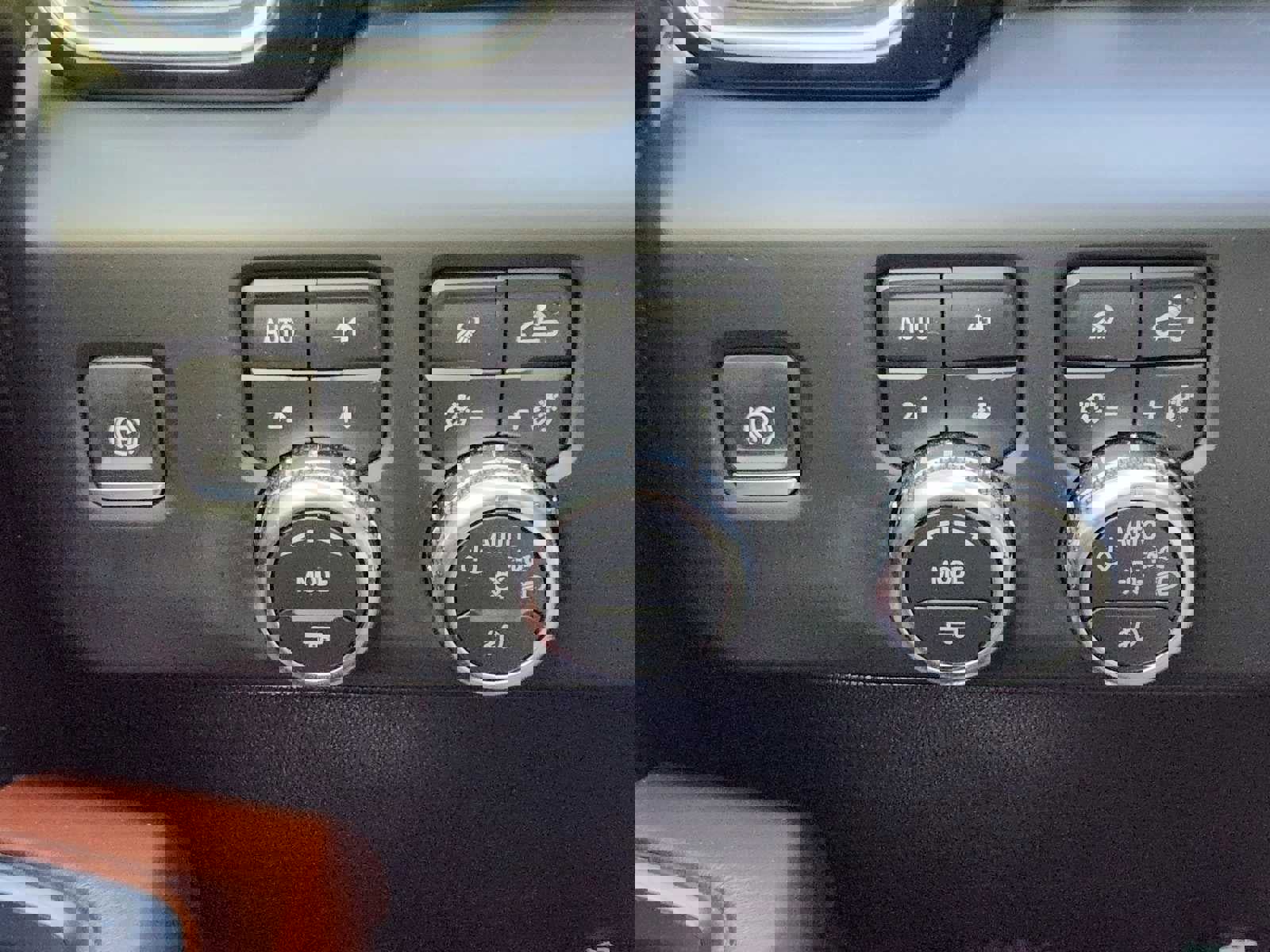 Used 2024 GMC Sierra 3500 Denali Ultimate image 26