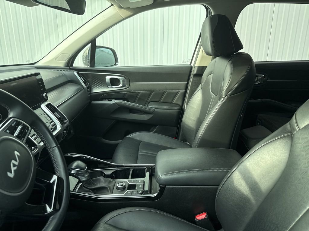 Used 2023 Kia Sorento SX image 10