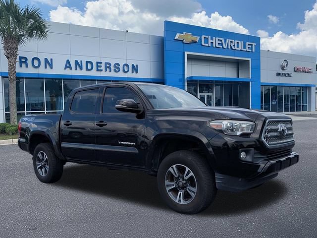 Used 2017 Toyota Tacoma TRD Sport w/ Tow Package (A/T)