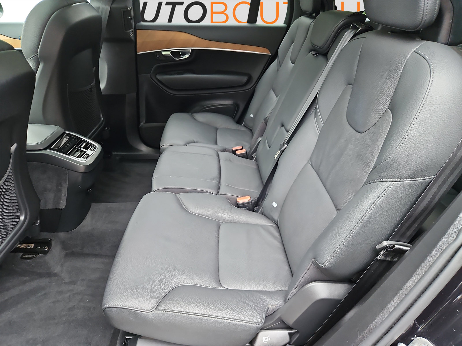 Used 2025 Volvo XC90 B6 Plus w/ Protection Package Premier AWD/4WD image 14