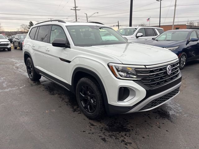 New 2026 Volkswagen Atlas Peak Edition image 7