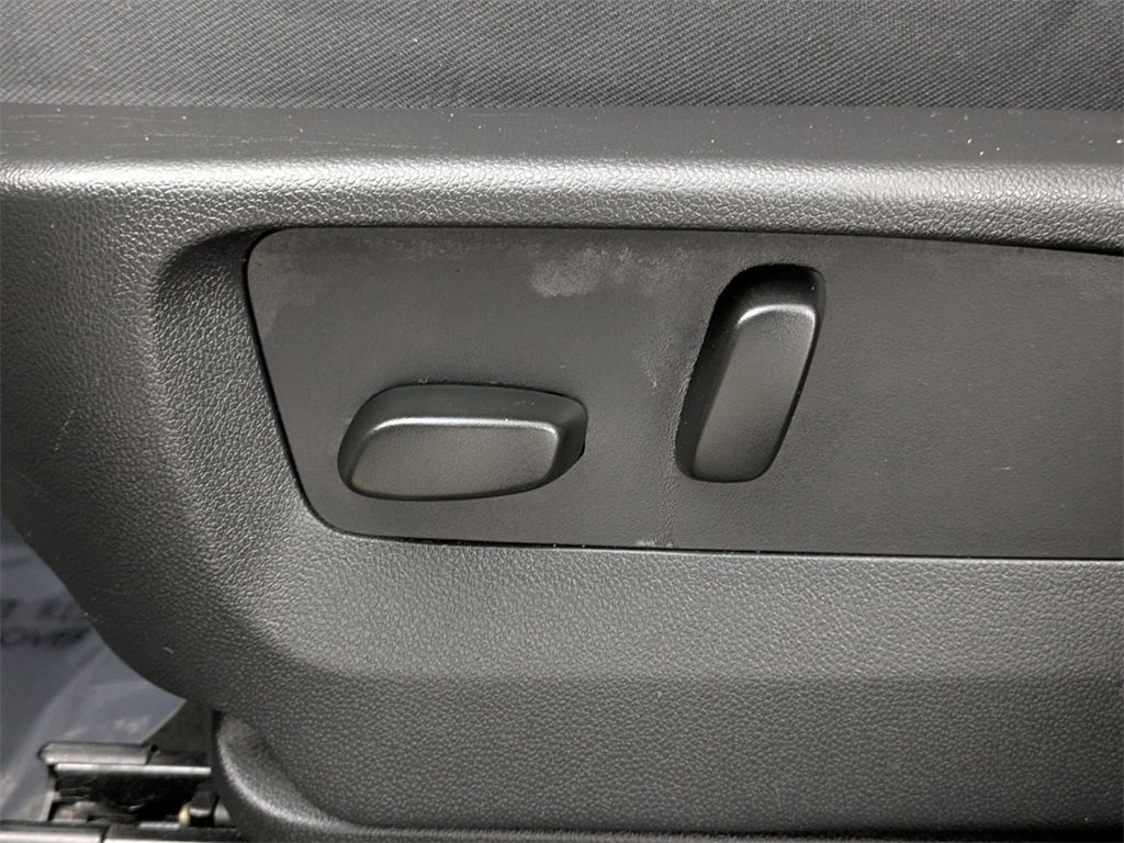 Used 2023 Buick Envision Essence image 13