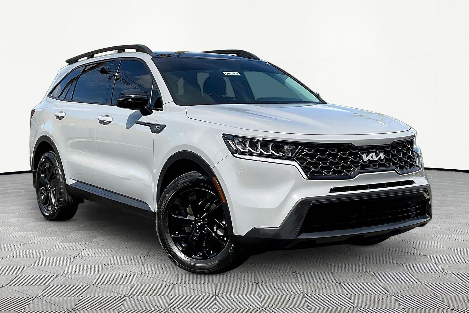 Used 2023 Kia Sorento S w/ Panoramic Sunroof Package image 3