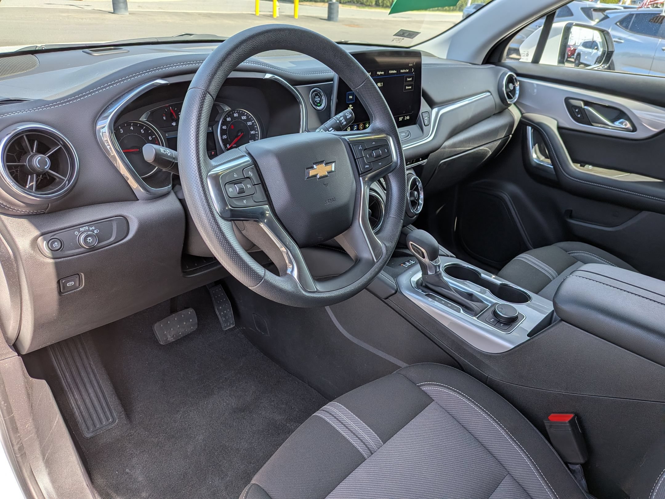 Certified 2024 Chevrolet Blazer LT w/ Convenience Package FWD image 9