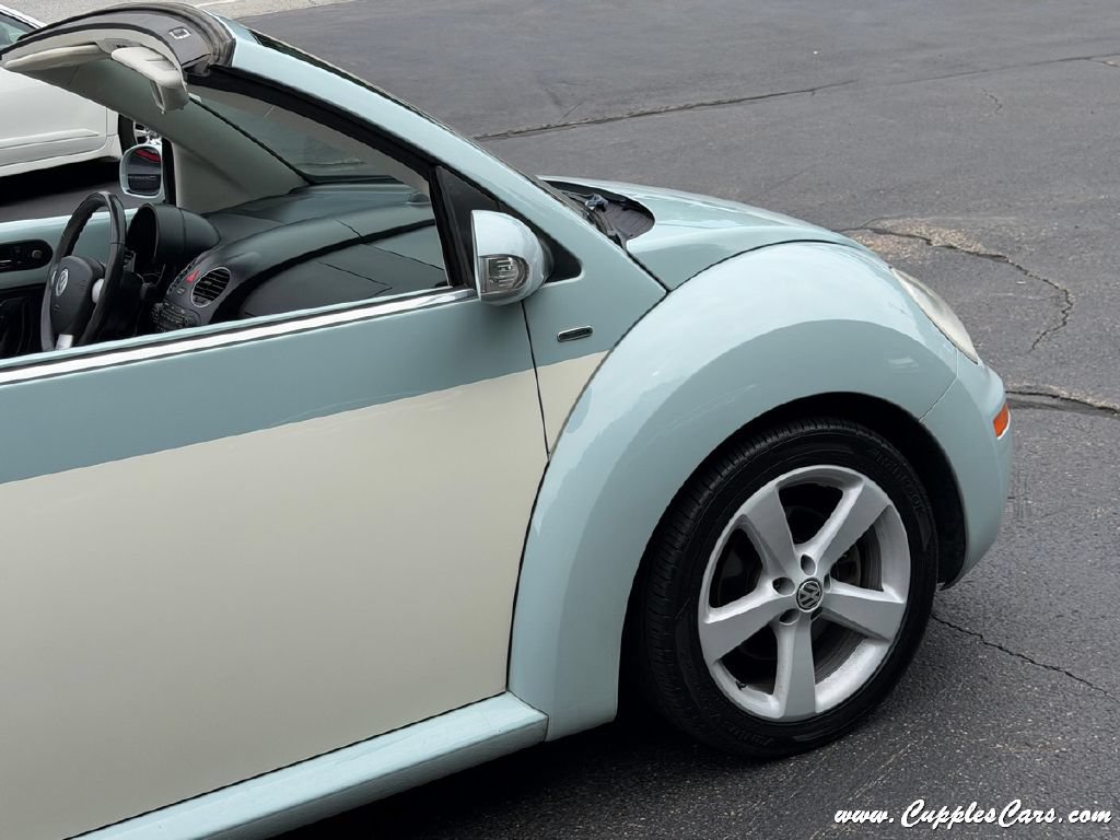 Used 2010 Volkswagen Beetle Final Edition FWD image 41