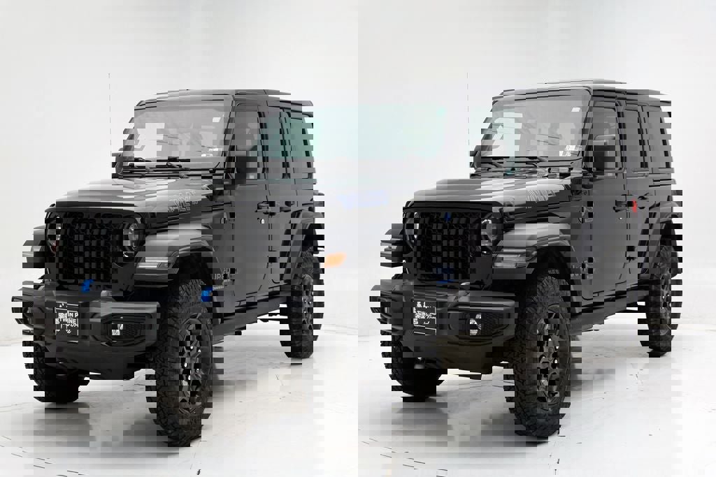 Used 2023 Jeep Wrangler Unlimited w/ Cold Weather Group image 5