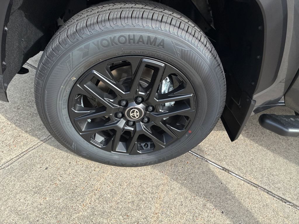 New 2026 Toyota Tundra Limited AWD/4WD image 31