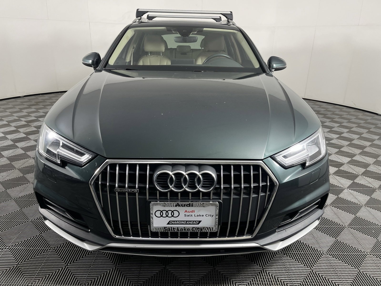 Used 2018 Audi A4 2.0T allroad Premium Plus image 2