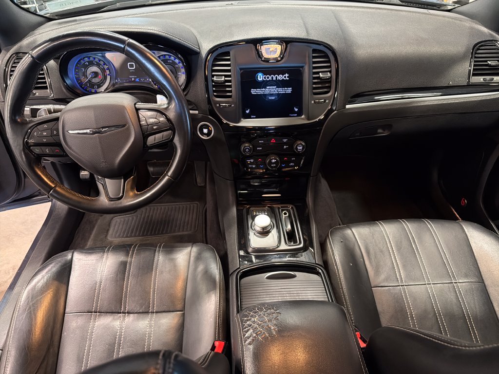 Used 2017 Chrysler 300 S AWD/4WD image 4