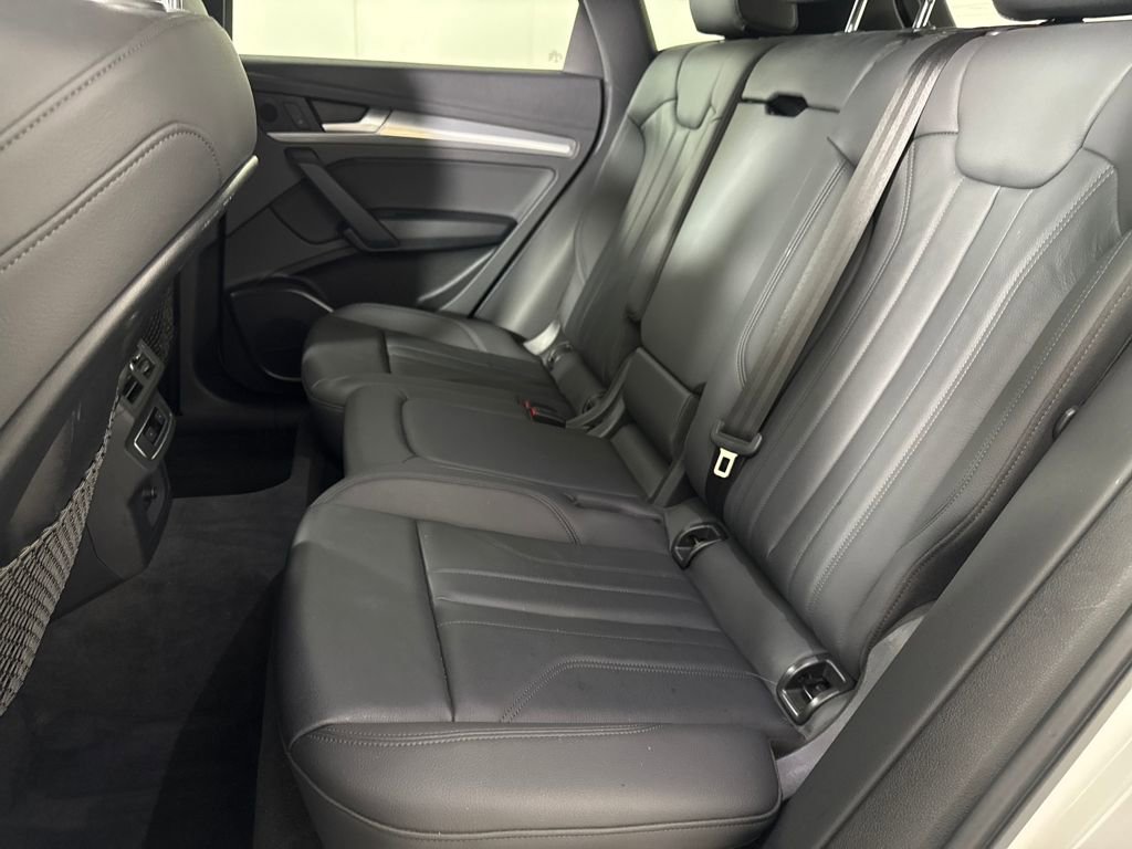 Used 2020 Audi Q5 2.0T Premium w/ Titanium Sport Package image 13
