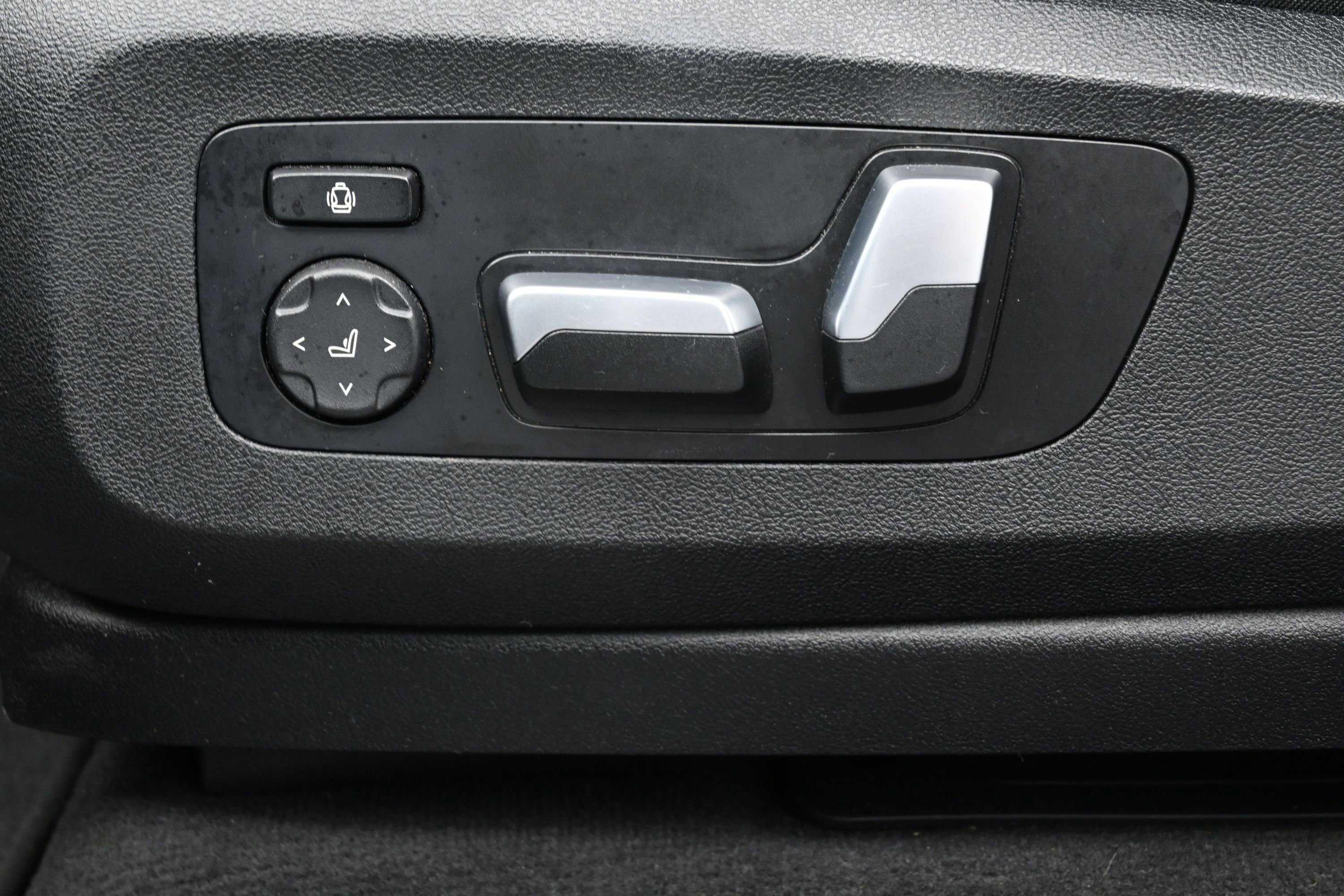 Used 2022 BMW X5 xDrive45e w/ Climate Comfort Package AWD/4WD image 10