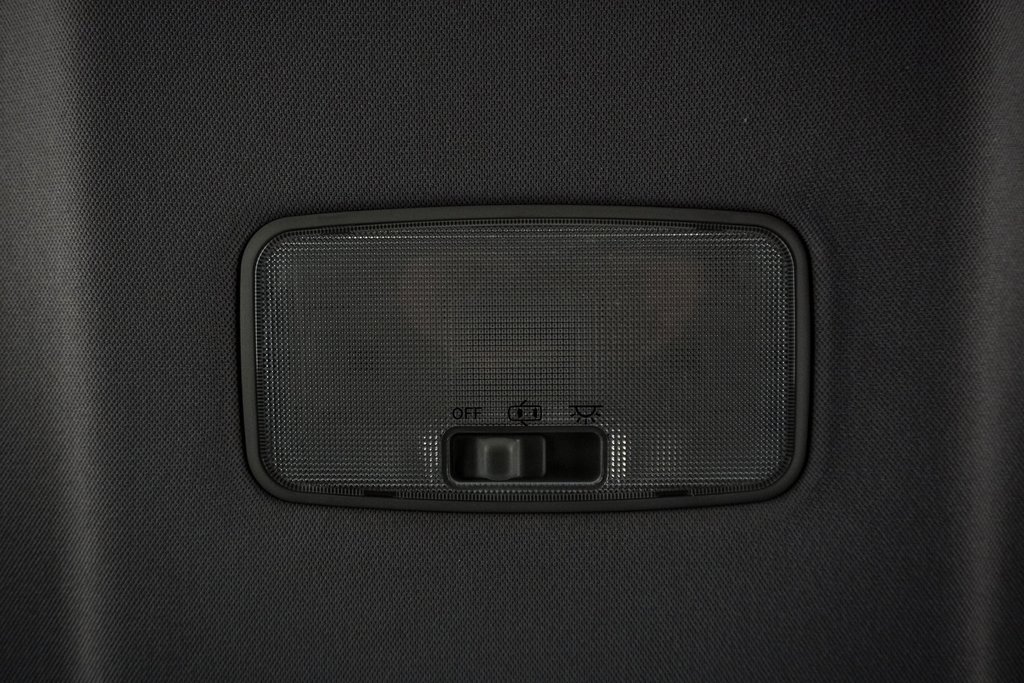 Used 2020 Toyota Camry LE image 10