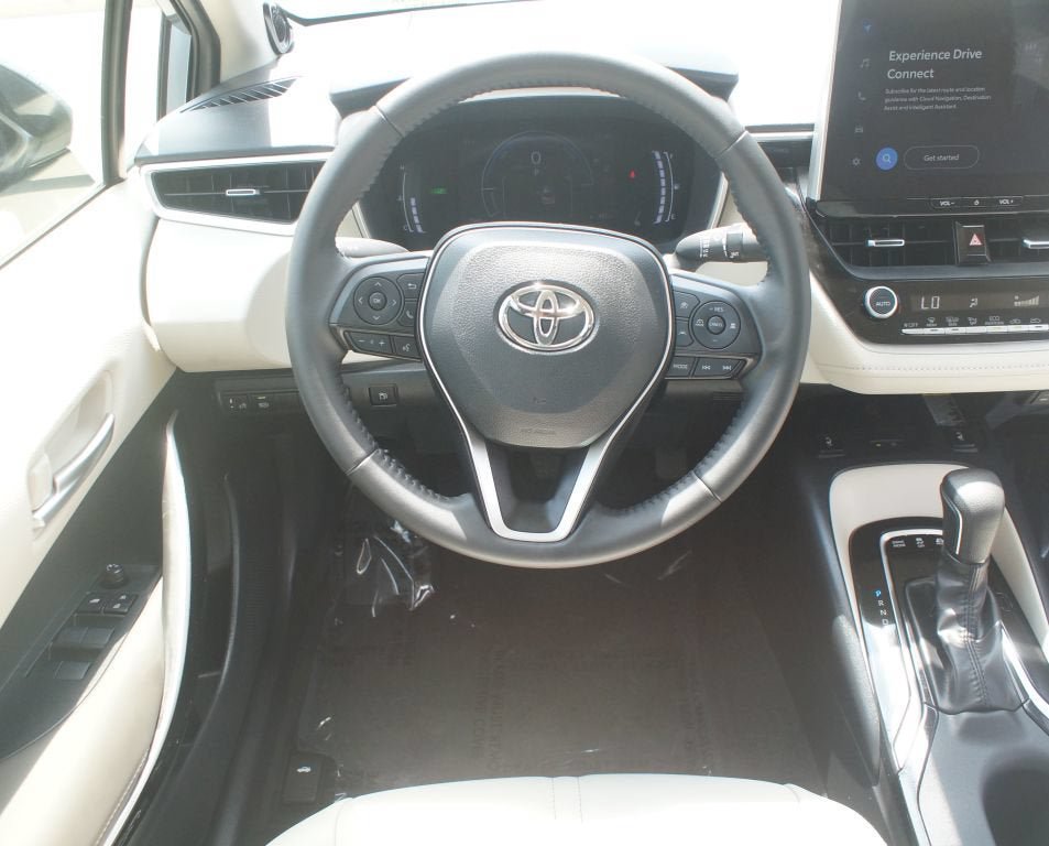 Used 2025 Toyota Corolla XLE FWD image 5