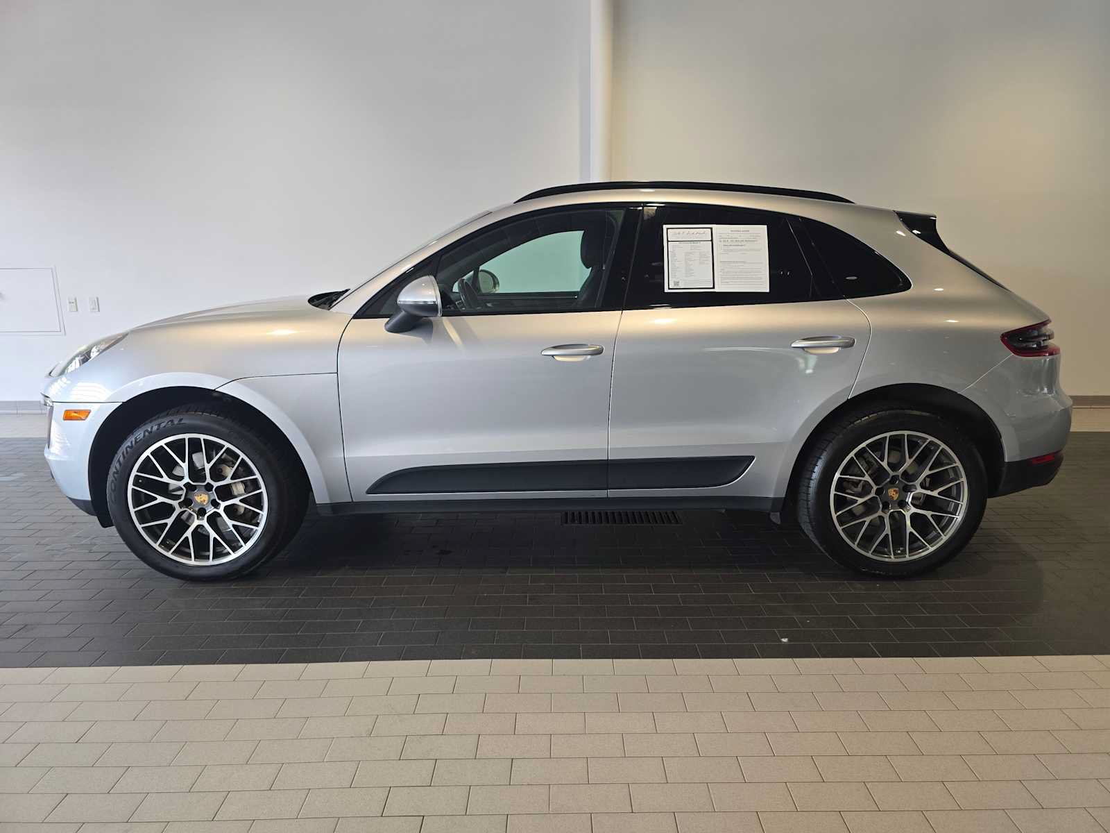 Used 2015 Porsche Macan S AWD/4WD image 2