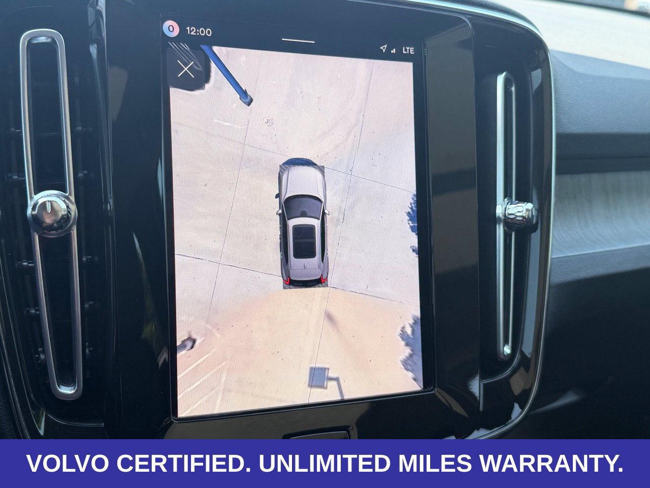 Certified 2026 Volvo XC40 B5 Plus AWD/4WD image 23
