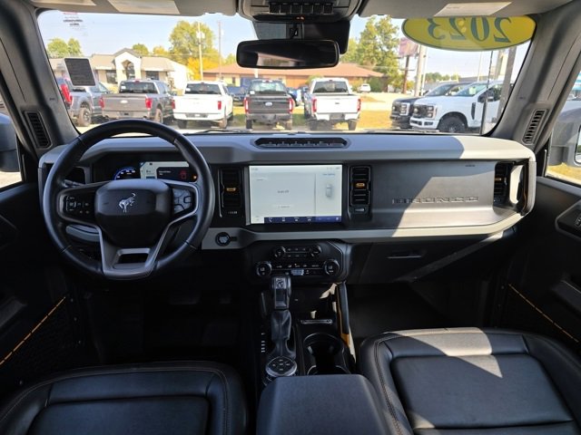 Used 2023 Ford Bronco Badlands w/ Sasquatch Package image 14