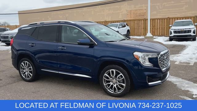 Used 2022 GMC Terrain Denali w/ Denali Premium Package image 2