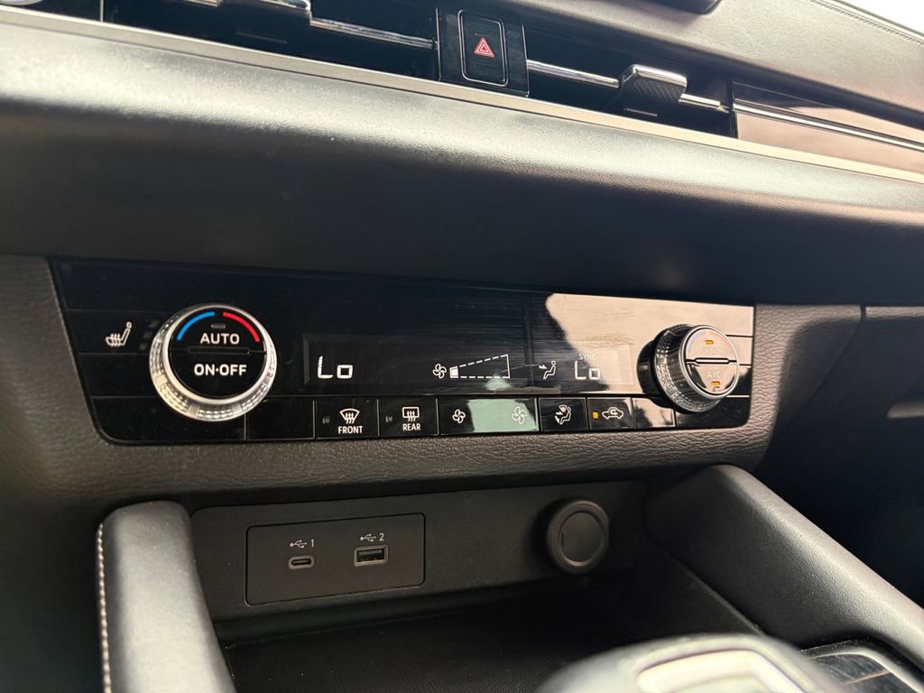 Used 2023 Mitsubishi Outlander SE Black Edition image 26