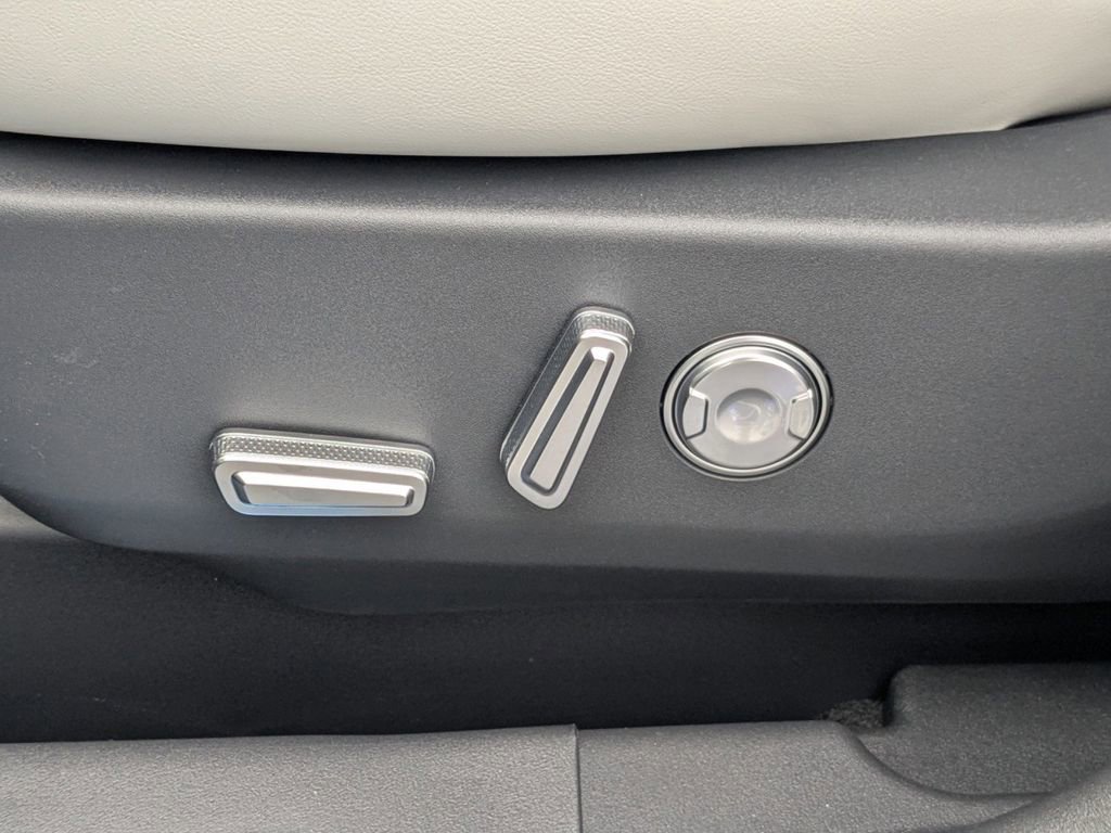 New 2026 Lincoln Nautilus Premier image 20