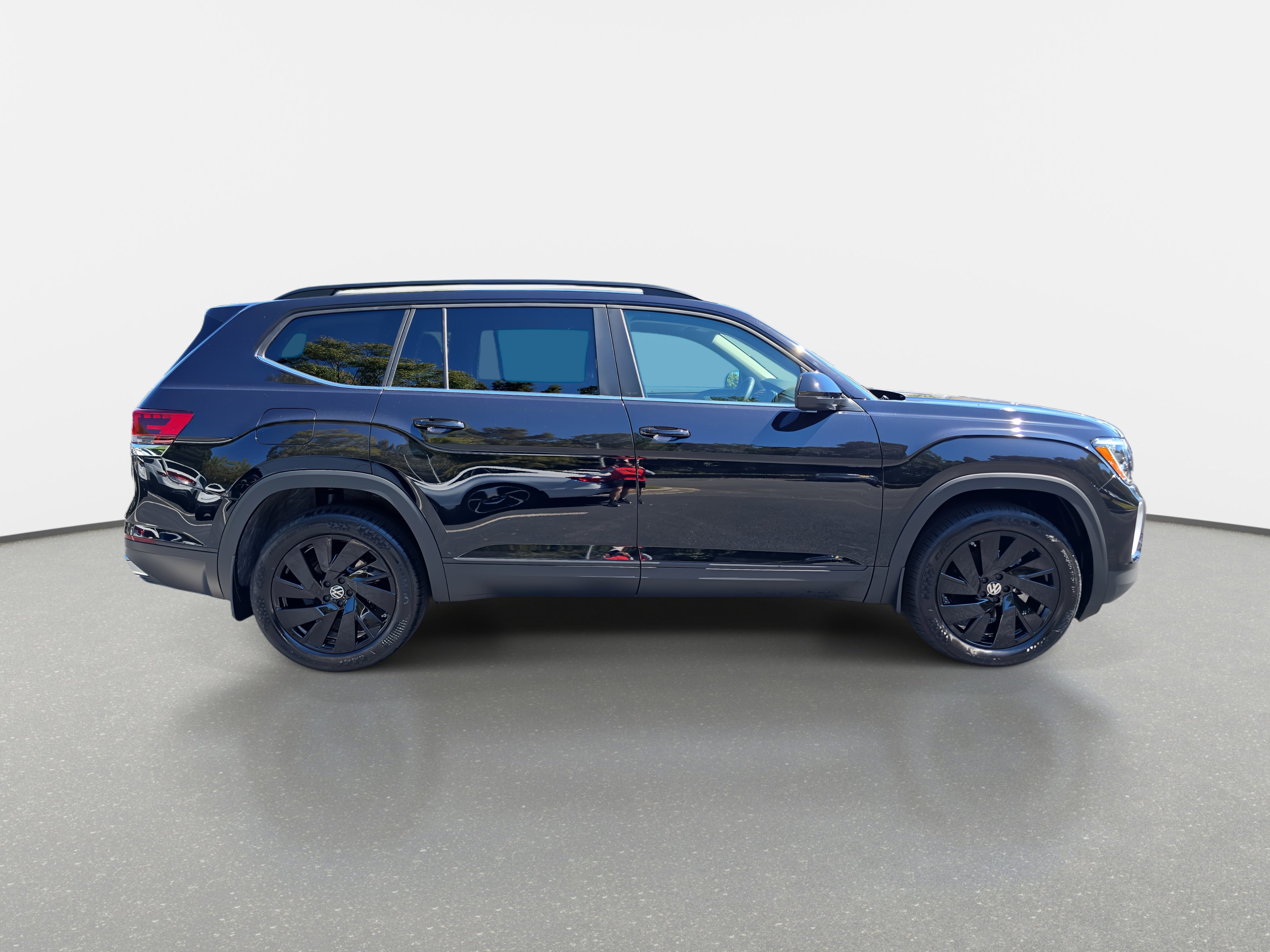New 2026 Volkswagen Atlas SE image 2