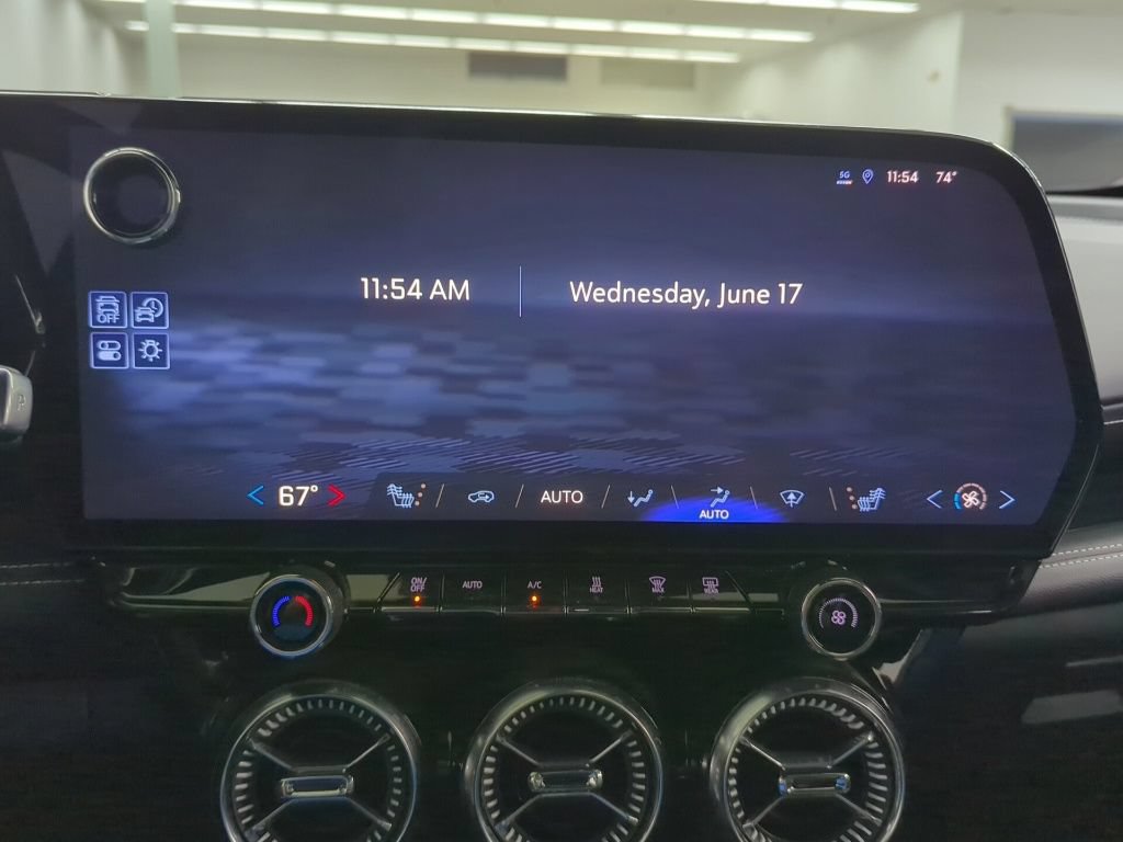 Used 2024 Chevrolet Blazer EV LT AWD/4WD image 17