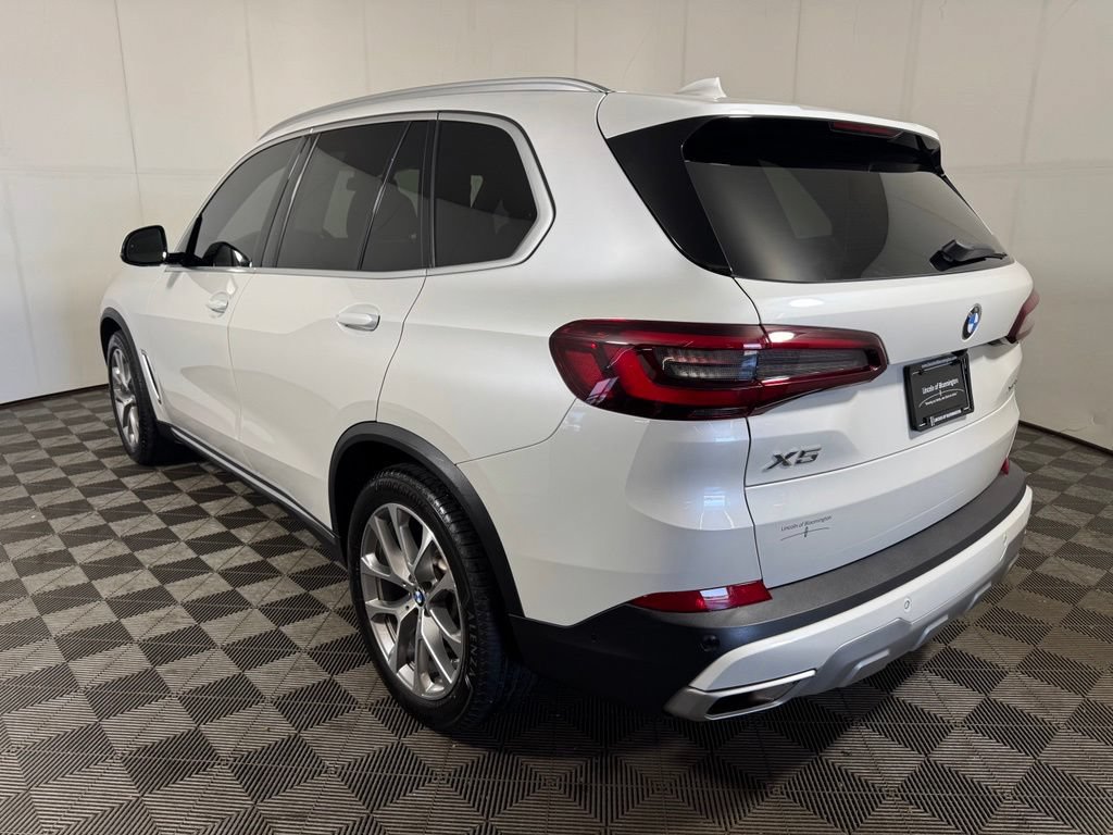 Used 2022 BMW X5 xDrive40i w/ Luxury Seating Package AWD/4WD image 3