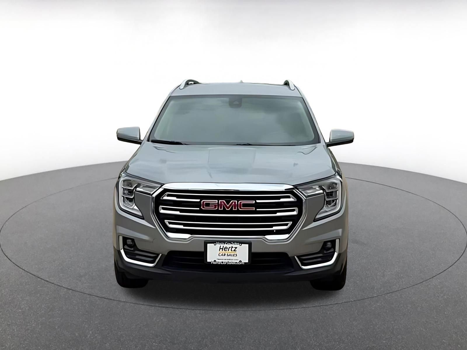 Used 2024 GMC Terrain SLT image 4