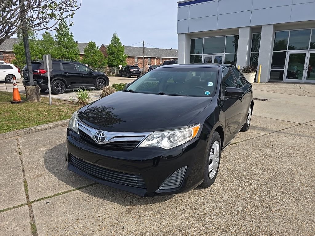 Used 2014 Toyota Camry LE FWD image 16