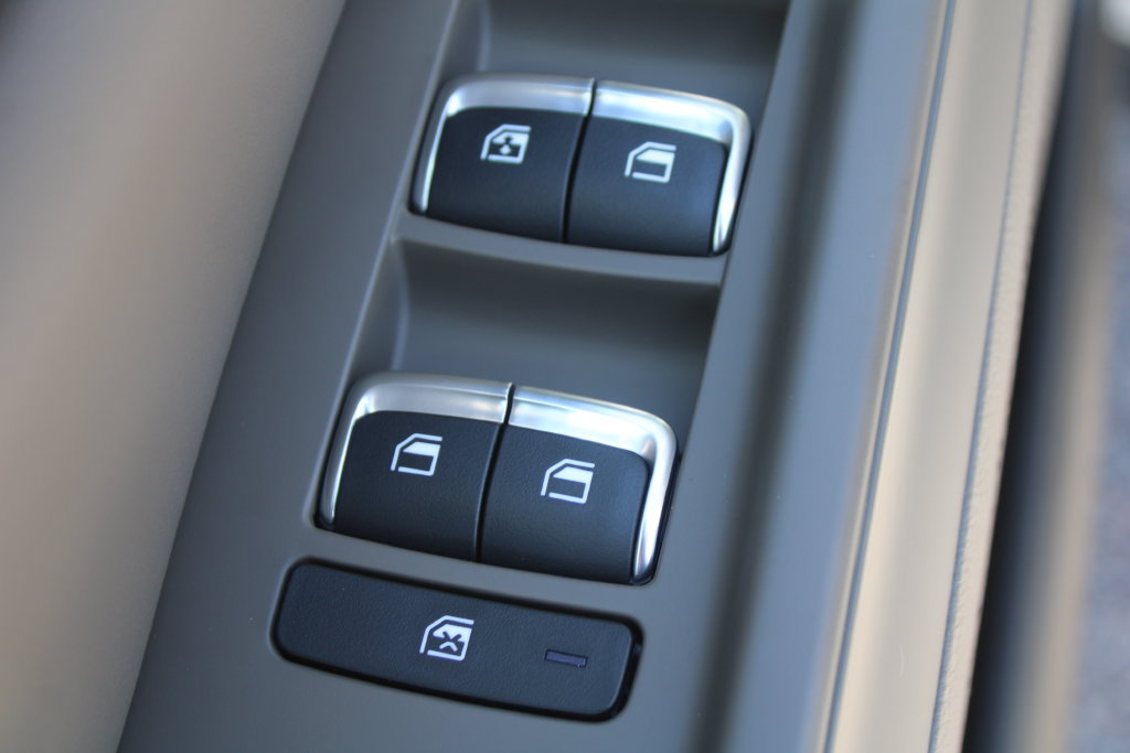 New 2027 Kia Carnival LX FWD image 25