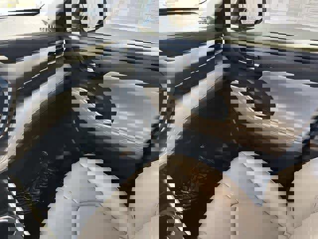 Used 2022 Toyota Highlander XLE image 25