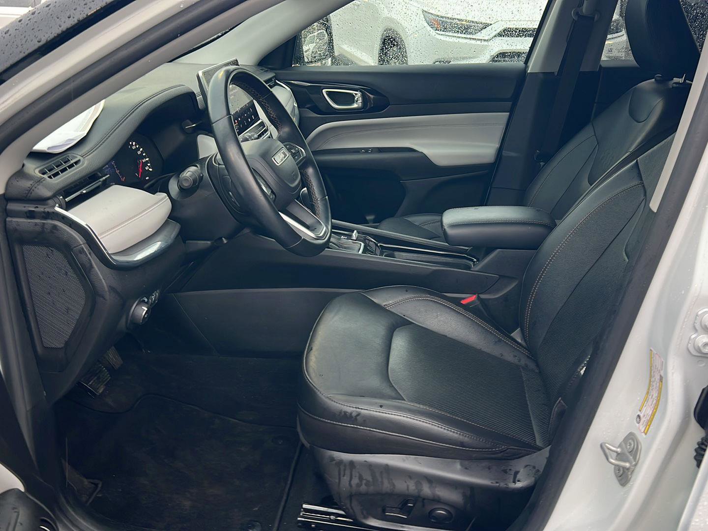Used 2022 Jeep Compass Limited image 10
