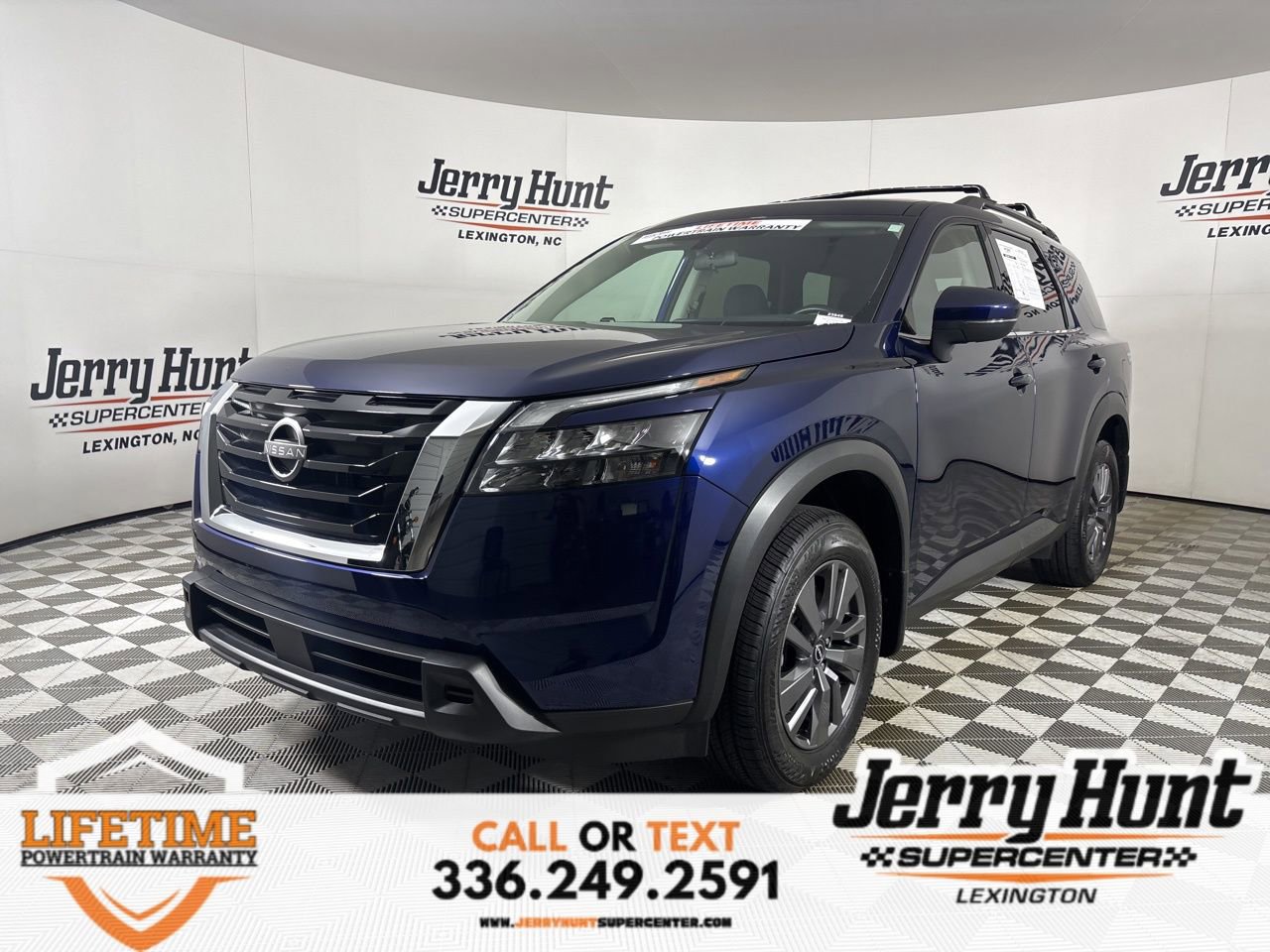 Used 2024 Nissan Pathfinder SV
