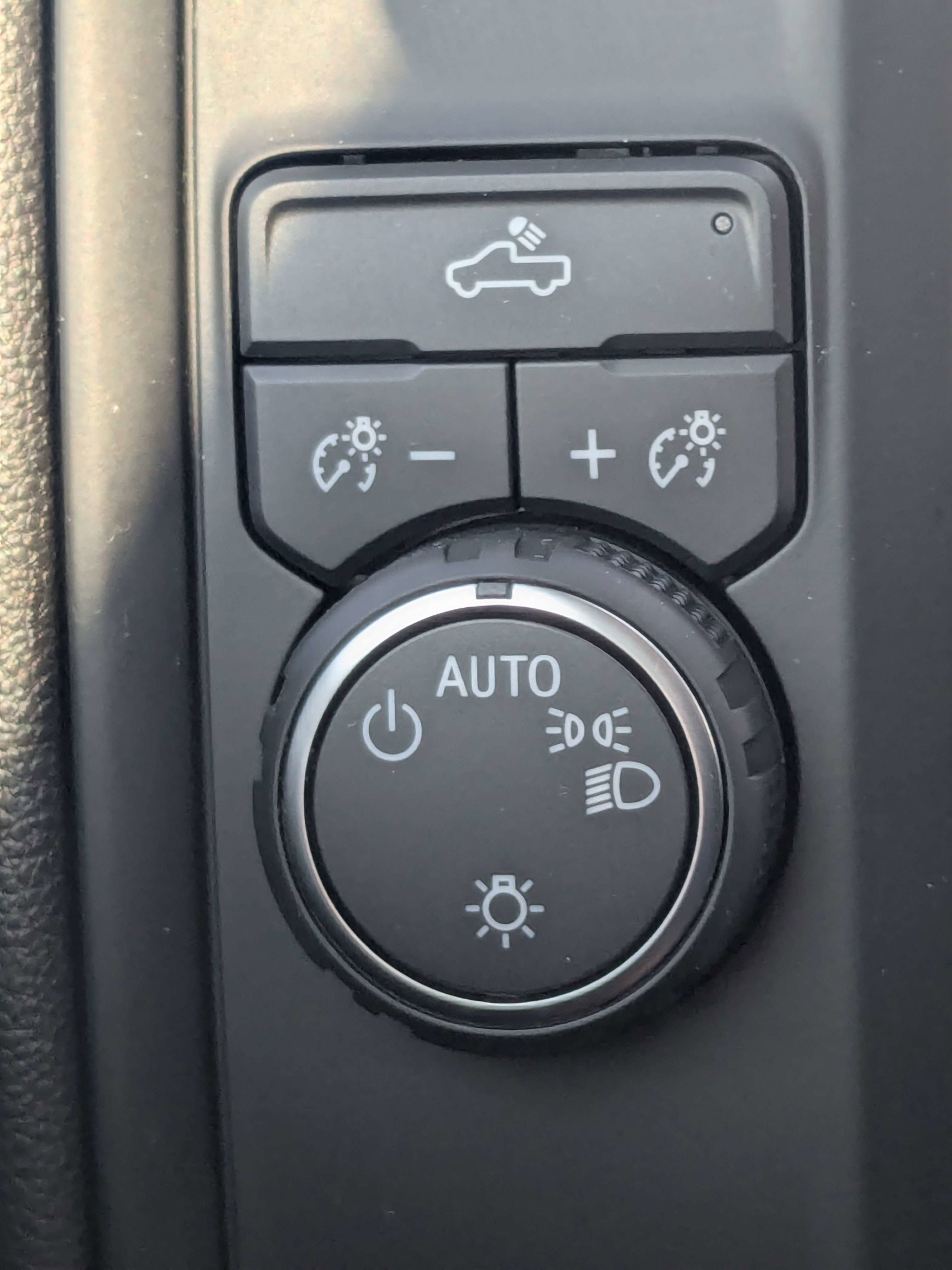 Used 2023 Chevrolet Silverado 1500 Custom RWD image 25