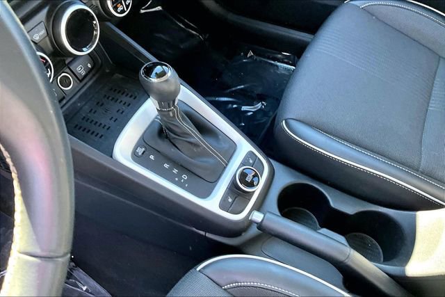 Used 2023 Hyundai Venue Limited image 13